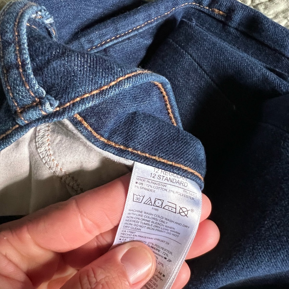 Old Navy Boyfriend Straight Jean - Picture 6 of 6
